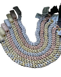 Cadena Cubana de Lujo al por Mayor, Completamente Engastada con Moissanita VVS, Chapada en Oro sobre Plata de Ley, Personalizable, para Unisex - Product Image 1