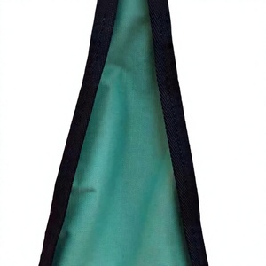 Couverture pour cheval imperméable et respirante en tissu Oxford, col haut, grande patte de queue, 4 sangles de fixation, pour utilisation hivernale en intérieur et en extérieur - Product Image 4