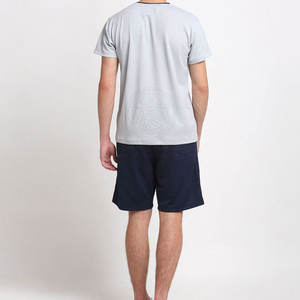 Conjunto de camiseta y pantalones cortos deportivos para hombre, tela que absorbe el sudor, perfecto para entrenamiento en el gimnasio y actividades atléticas. - Product Image 5