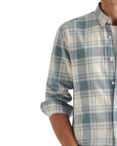 Chemise décontractée à carreaux bleu clair pour homme, en coton et polyester, à manches longues, boutonnée, pour les acheteurs en gros. - Product Image 3