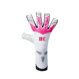 ถุงมือผู้รักษาประตูฟุตบอลแบบสั่งทำพิเศษ สีขาวและชมพู ทำจากนีโอพรีน พร้อมยางลาเท็กซ์เยอรมัน 4 มม. แบบตัดลบ และสายรัดยางยืด - Product Image 1