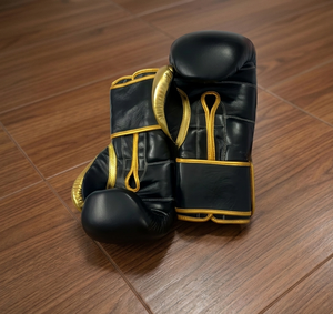 ถุงมือชกมวย RTS รุ่นใหม่ สีดำและสีทอง ยี่ห้อ Fly Boxing Gloves ของแท้ หนังแท้ แบบติดตีนตุ๊กแก สำหรับฝึกซ้อมและแข่งขัน รุ่น CP-BG-216 - Product Image 6