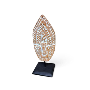 Masque facial tribal en bois brun naturel Budivis sur support, sculpté à la main à Bali pour la décoration intérieure bohème - Product Image 1