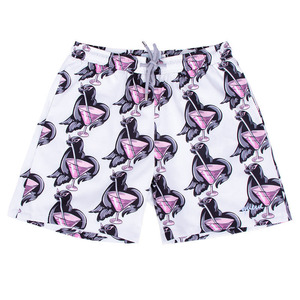 Shorts de sport haut de gamme. Design moderne à blocs de couleurs. Tissu respirant. et des poches latérales profondes pour les séances d'entraînement actives. - Product Image 1