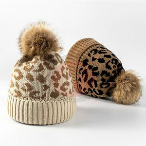 Gorro Térmico para Exteriores, 100% Lana, Diseño Dibujado a Mano, Gorro Tejido Suave y Cómodo para Clima Frío, Unisex - Product Image 3