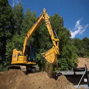 รถขุดตีนตะขาบ CAT 315 GC ระดับพรีเมียม กำลังขุดทรงพลัง ห้องโดยสารกว้างขวาง สะดวกสบาย ใช้งานอย่างมีประสิทธิภาพ เหมาะสำหรับผู้รับเหมาและงานขนาดใหญ่ - Product Image 1