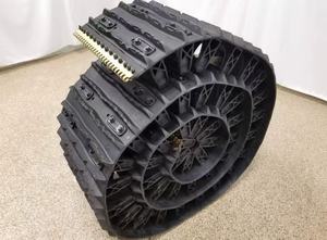 Accesorio para maquinaria <span class=keywords><strong>de</strong></span> construcción, pistas <span class=keywords><strong>de</strong></span> protección <span class=keywords><strong>de</strong></span> goma, <span class=keywords><strong>pista</strong></span> <span class=keywords><strong>de</strong></span> nieve <span class=keywords><strong>de</strong></span> goma Argo 8x8 sobre <span class=keywords><strong>las</strong></span> pistas <span class=keywords><strong>de</strong></span> neumáticos - Product Image 2