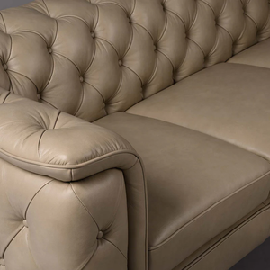 Sofá de Cuero con Base de Madera Estilo Chesterfield Clásico para Sala de Estar, Muebles Artesanales para Interiores, Oficina en Casa - Product Image 5