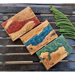 Planche à découper en bois et résine faite à la main pour la cuisine, planche à découper en bois époxy de qualité supérieure pour une cuisine moderne - Product Image 1