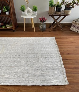 Alfombra de Yute Hecha a Mano Personalizada |   Alfombra Minimalista de Pelo Corto y Grosor Medio en Color Marfil Neutro para Sala de Estar - Product Image 3