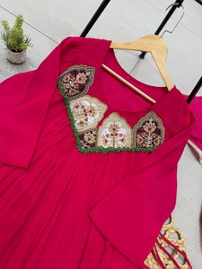 Nuevo y exclusivo salwar kameez de diseñador para fiestas, estilo indio y pakistaní, disponible en Samp Corporation. - Product Image 6