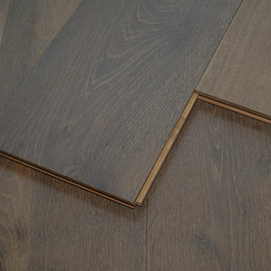 Suelo de Madera de Roble Blanco en Chevron, 15 mm, Superficie Lisa, Diseño Moderno, Aplicación en Pasillos - Product Image 4