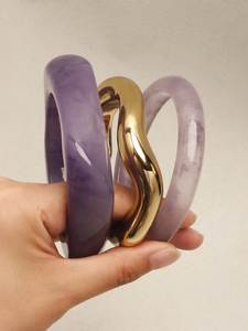 Brazalete de Resina Hecho a Mano, Ecológico y de Alta Calidad con Diseño de Flores Prensadas, Joyería Elegante Inspirada en la Naturaleza para Mujer - Product Image 2