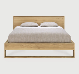 Cadre de lit plateforme en teck massif Amangiri, style minimaliste, profil bas, taille king, meubles de chambre à coucher, finition naturelle, durable - Product Image 1