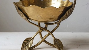 Cuenco de Metal Hecho a Mano en Latón con Diseño de Hojas, Estilo Vintage Pulido, el Más Vendido, para Decoración del Hogar - Product Image 3