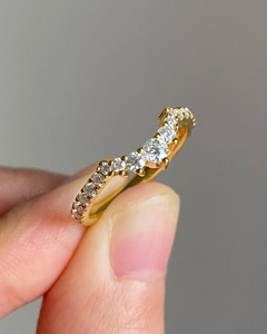 แหวนเพชรทรงบริลเลียนท์ 0.72 กะรัต เพชรเลี้ยงในห้องปฏิบัติการ ทองคำแท้ 14k สีเหลือง ดีไซน์เรียบหรู รับรองโดย IGI ขนาด 2.0 มม. แบบฝังหนามเตย แหวนแต่งงาน - Product Image 2