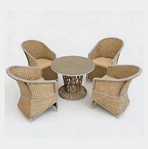 Conjunto de sofá de exterior de ratán sintético tejido con rejilla blanca, con sillones, otomanas y mesa de centro, disponible a precios de mayorista. - Product Image 3