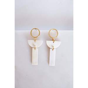 Pendientes Artesanales Étnicos de Cuerno de Búfalo Orgánico con Cristal, Accesorios de Moda Étnicos Nuevos - Product Image 1