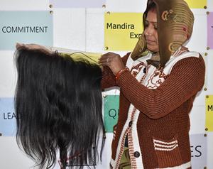 Wholesale Natural <b>Black</b> <b>Hair</b> <b>Extensions</b> Double Weft 13*6 Frontal Straight Vendor Virgin South Loose Deep Wave Human <b>Hair</b> - Product Image 3