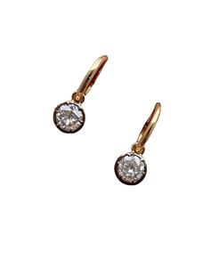 Pendientes de Botón de Moissanita con Diseño Vintage Pass Diamond Taster, Engaste de Oro de 14k, 2.70CTW, Corte Brillante VVS, para Mujer, Aniversario - Product Image 1