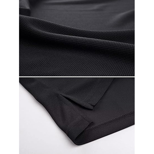 เสื้อโปโลแขนสั้นสีดำสำหรับผู้ชาย ผ้าโพลีเอสเตอร์ถัก 100% แห้งเร็ว สวมใส่สบาย ติดกระดุม สีพื้น ทรงปกติ - Product Image 2