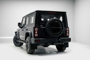 BAW 212 T01 Adventurer Sedán 2.0L con Batería de Litio, Tracción en las Cuatro Ruedas, Techo Panorámico, Interior Negro y Marrón - Product Image 2