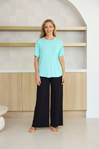 T-shirt basique en coton doux pour femme, col rond, décontracté, coupe régulière, confortable, pour tous les jours - Product Image 3