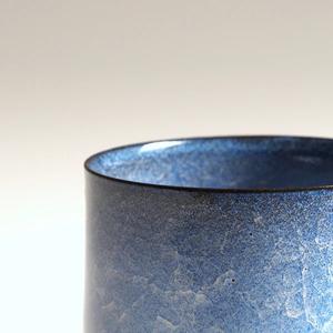 Tasse à café en céramique bleue de luxe avec glaçure réactive givrée, silhouette contemporaine, conception durable à verrouillage thermique pour tables élégantes - Product Image 3