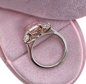 Luxury Women's 18K <b>Gold</b> Radiant Cut Pink Diamond Three Stone Setting <b>Cocktail</b> <b>Ring</b> IGI Certified Engagement Jewelry - Product Image 2