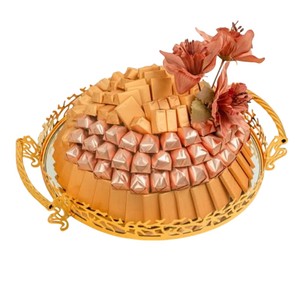 Plateau à chocolat en laiton au design moderne, plateaux de service décoratifs, chocolats de qualité supérieure faits à la main, cadeau pour toutes les occasions - Product Image 1