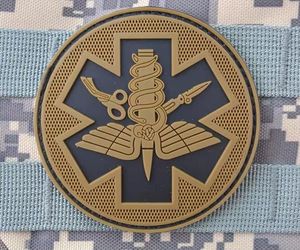 Soluciones de logotipos de caucho personalizados para bolsos, ropa, accesorios, chaquetas, pantalones, al por mayor, OEM, ODM, marca privada, hecho en Pakistán - Product Image 1