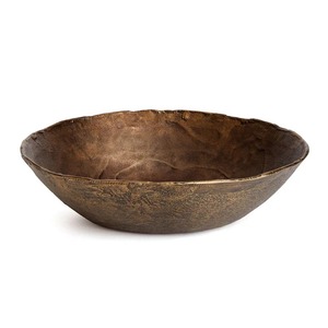 Bol de présentation artisanal en laiton antique à texture rugueuse, style vintage, finition bronze lourd, forme organique, pour accent de décoration intérieure - Product Image 3