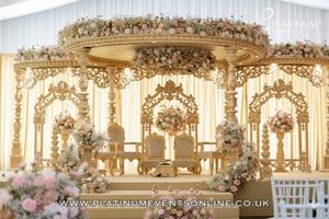 Mandap de Fibra Dorada para Celebración de Bodas de Lujo, Impresionante Mandap para Eventos de Boda Maharani, Mandap Vivah Personalizado, USA - Product Image 4