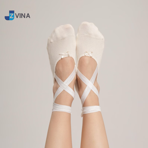 Calcetines de agarre para Pilates Reformer con correa decorativa de lazo, personalizados, de alta calidad, de Spandex/Nylon, compresión en el tobillo Clase 2, ajuste ceñido - Product Image 1