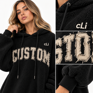 Robe longue à capuche en polaire Sherpa noire surdimensionnée de qualité supérieure, style survêtement, avec appliqué personnalisé effet vieilli, pour l'hiver - Product Image 2