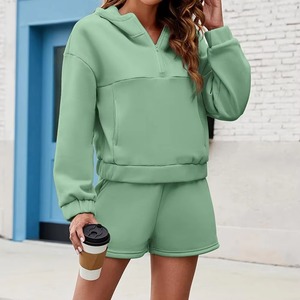 Ensemble sweat-shirt et short pour femme en coton bio 100 %, style streetwear, haute qualité, tissu French Terry, service OEM. - Product Image 2