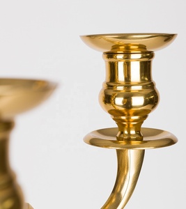 Candélabres décoratifs de mariage de qualité supérieure, design unique, grande taille, couleur or, à bon prix, provenant d'un fabricant indien. - Product Image 4