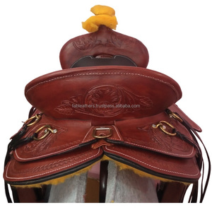 Selle de course Western Barrel en cuir véritable de qualité supérieure confortable et fabriquée à la main avec gravure élégante sur cuir avec ensemble de punaises - Product Image 3