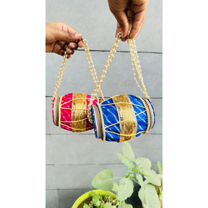 Instrumento Tradicional Damru Hecho a Mano para la Puja Devocional Hindú en el Templo y Regalo de Música Folclórica para Aniversarios - Product Image 2