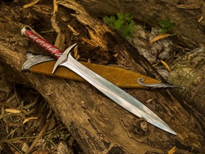 Cuchillo de caza largo hecho a mano con punta de lanza de acero al carbono, mango de cuero, hoja recta, funda, grado DIY, 32 pulgadas, marca personalizada ODM - Product Image 1