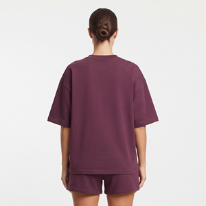 Ensemble T-shirt et short pour femme en molleton 100% coton respirant, coupe oversize à col classique, épaules tombantes et manches courtes - Product Image 5