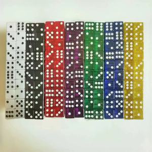 Juego de Dominó Doble 6 Personalizado de Resina, 28 Fichas Blancas con Puntos Negros, Fabricación para Juego de Casino - Product Image 4