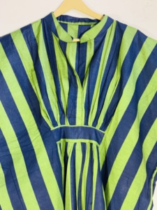 Vestido Kaftán a Rayas Verde y Azul Marino con Cuello Mandarín, Vestido Largo Holgado sin Mangas, Informal de Verano - Product Image 2