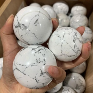 Sphère de cristal d'howlite blanche naturelle, boule de pierre précieuse polie, pierre de guérison, décoration de la maison, méditation, Reiki, cadeau, présentoir - Product Image 1