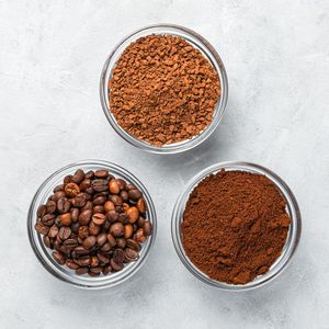 กาแฟสำเร็จรูป 3 in 1 คุณภาพสูง กลิ่นหอมเข้มข้น ผสมนมเนียนนุ่ม บรรจุซอง ขายส่งสำหรับผู้ค้าปลีกออนไลน์ จำนวนมาก - Product Image 3