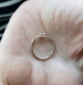 Anillo de Diamante Cultivado en Laboratorio de 0.30 CT en Oro de 18K |   Anillo de Compromiso Elegante y Minimalista |   Joyería nupcial certificada por IGI - Product Image 6