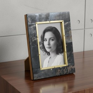Marco de Fotos con Incrustaciones de Cuerno de Búfalo Hecho a Mano con Detalles en Latón: Decoración Rústica para el Hogar con Piel de Cuerno Natural - Product Image 2