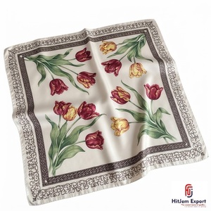 Écharpe carrée légère de qualité supérieure imprimée pour femmes, tissu doux et confortable, fabricant OEM ODM, produits textiles personnalisés Maurice - Product Image 1