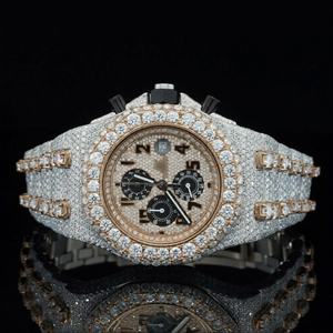 Reloj Cronógrafo Automático Mecánico de Calidad VVS1 para Hombre con Esfera Redonda en Tono Rosa, Correa de Acero Inoxidable y Moissanita - Product Image 1