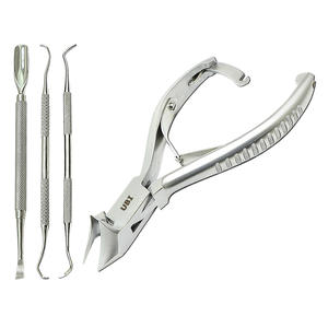 Kit professionnel 5 pièces d'outils à ongles en acier inoxydable à lame courbée : coupe-ongles, repousse-cuticules et coupe-ongles épais - Product Image 1